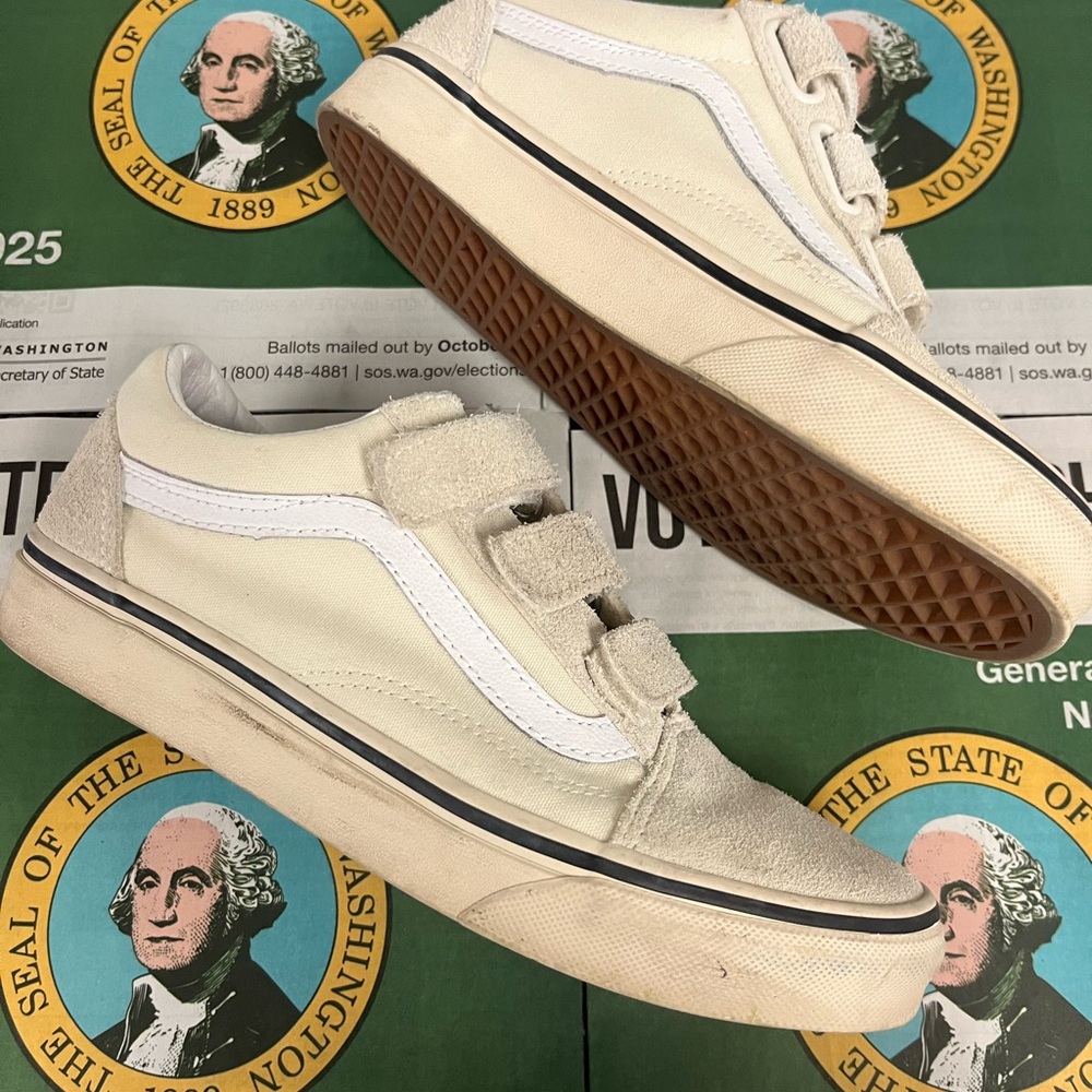 Vans White Low Top Sneakers 7 - Picture 3 of 6